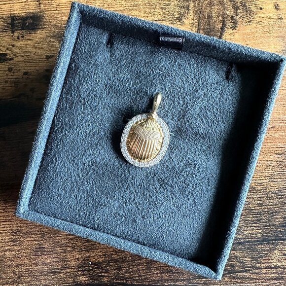 David Yurman Petrvs Scarab Pendant in 18K Yellow Gold & Pavé White Diamonds RARE - Picture 4 of 13